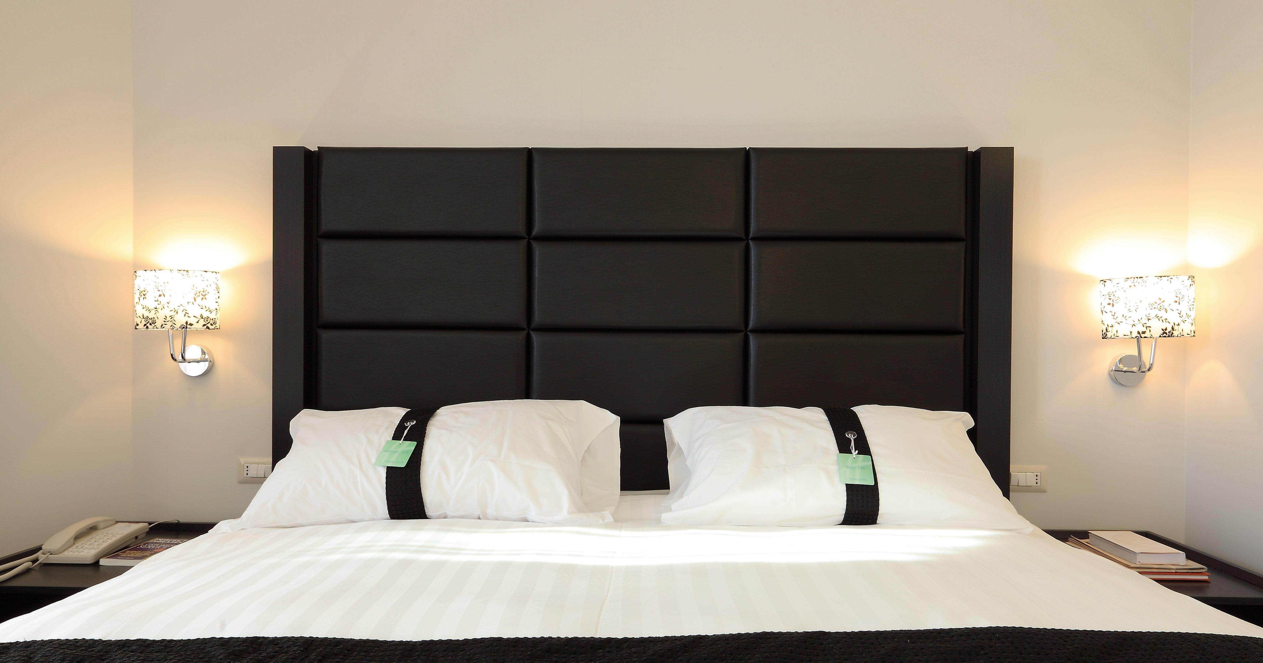 Holiday Inn Genoa City By Ihg Bagian luar foto