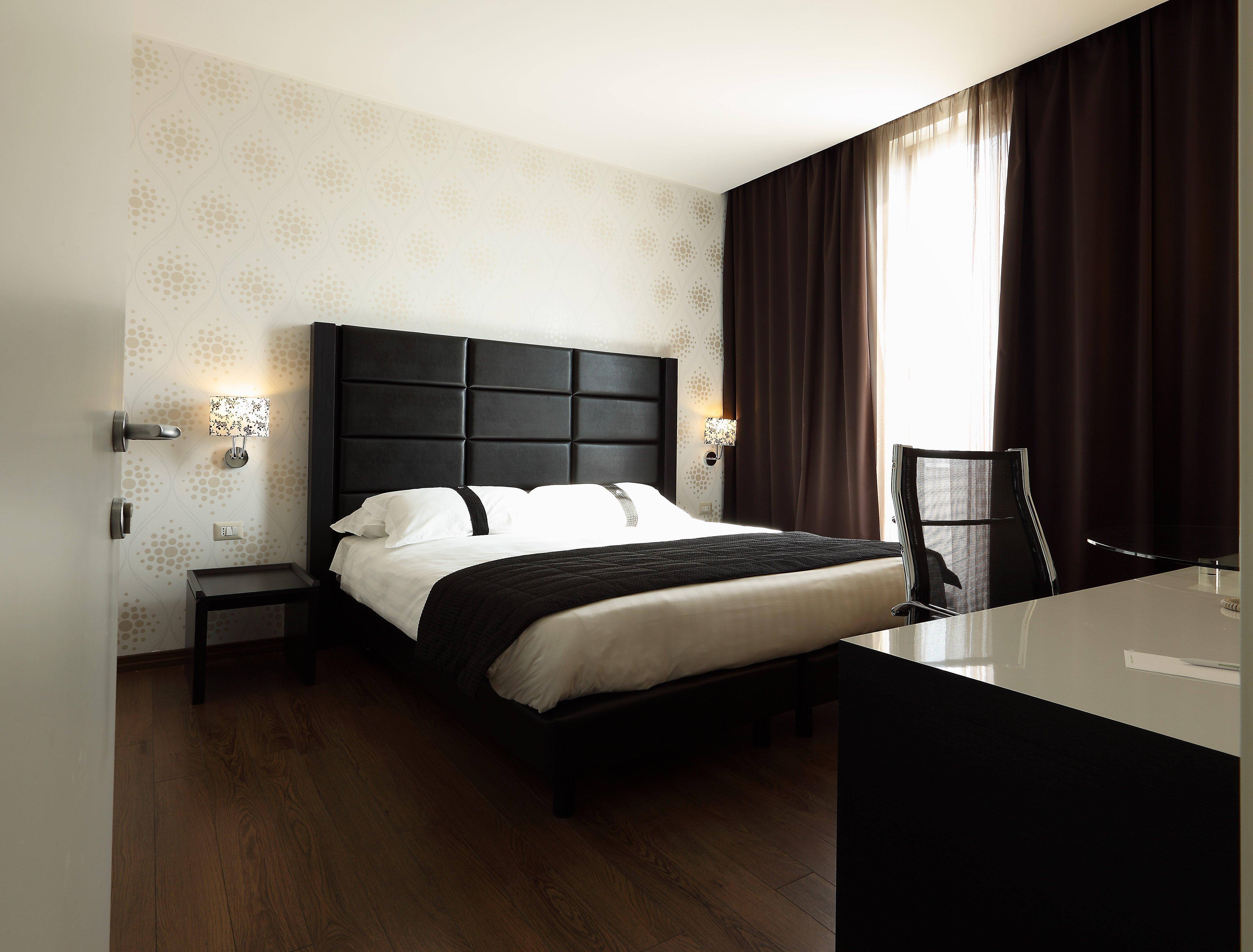 Holiday Inn Genoa City By Ihg Bagian luar foto