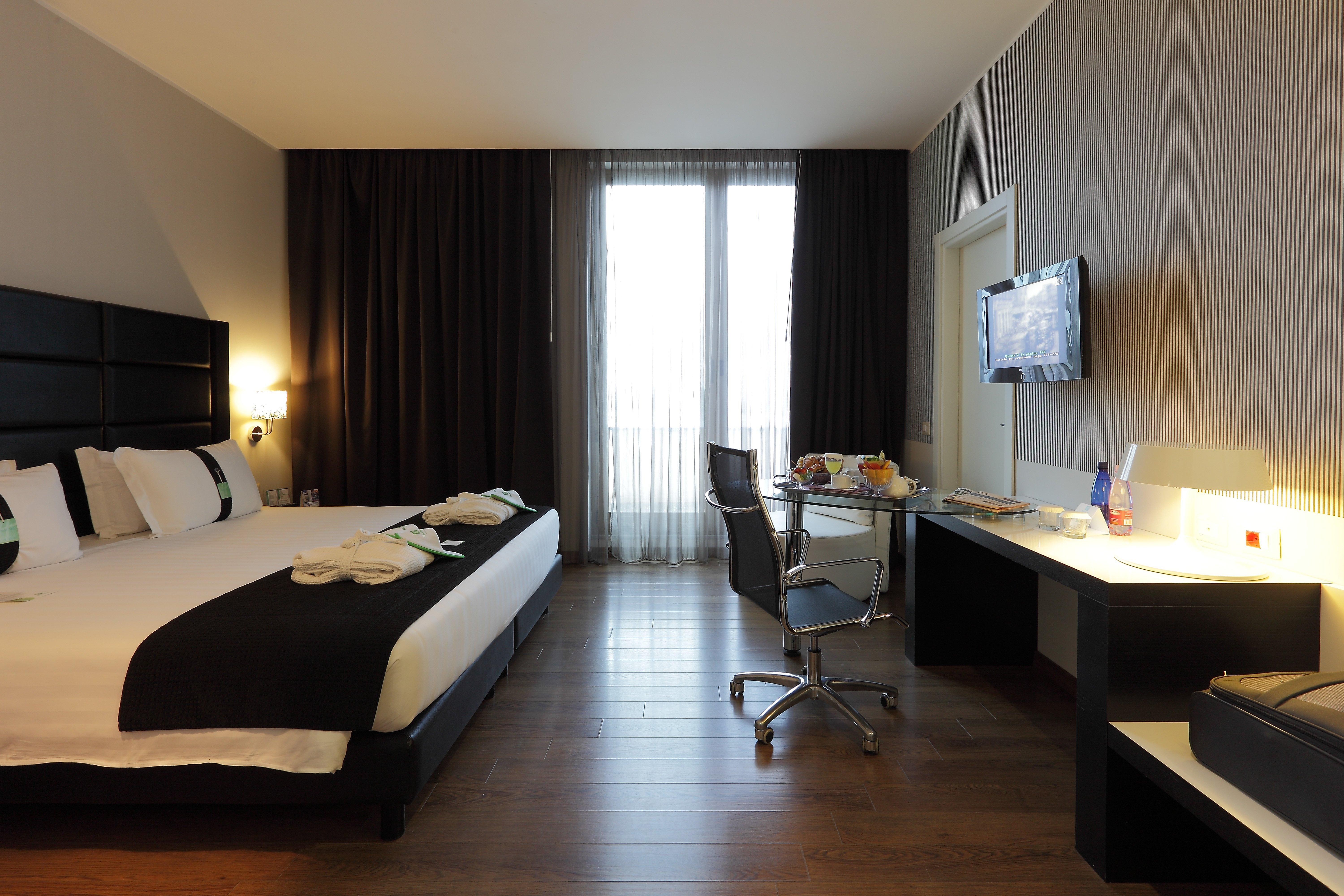 Holiday Inn Genoa City By Ihg Bagian luar foto