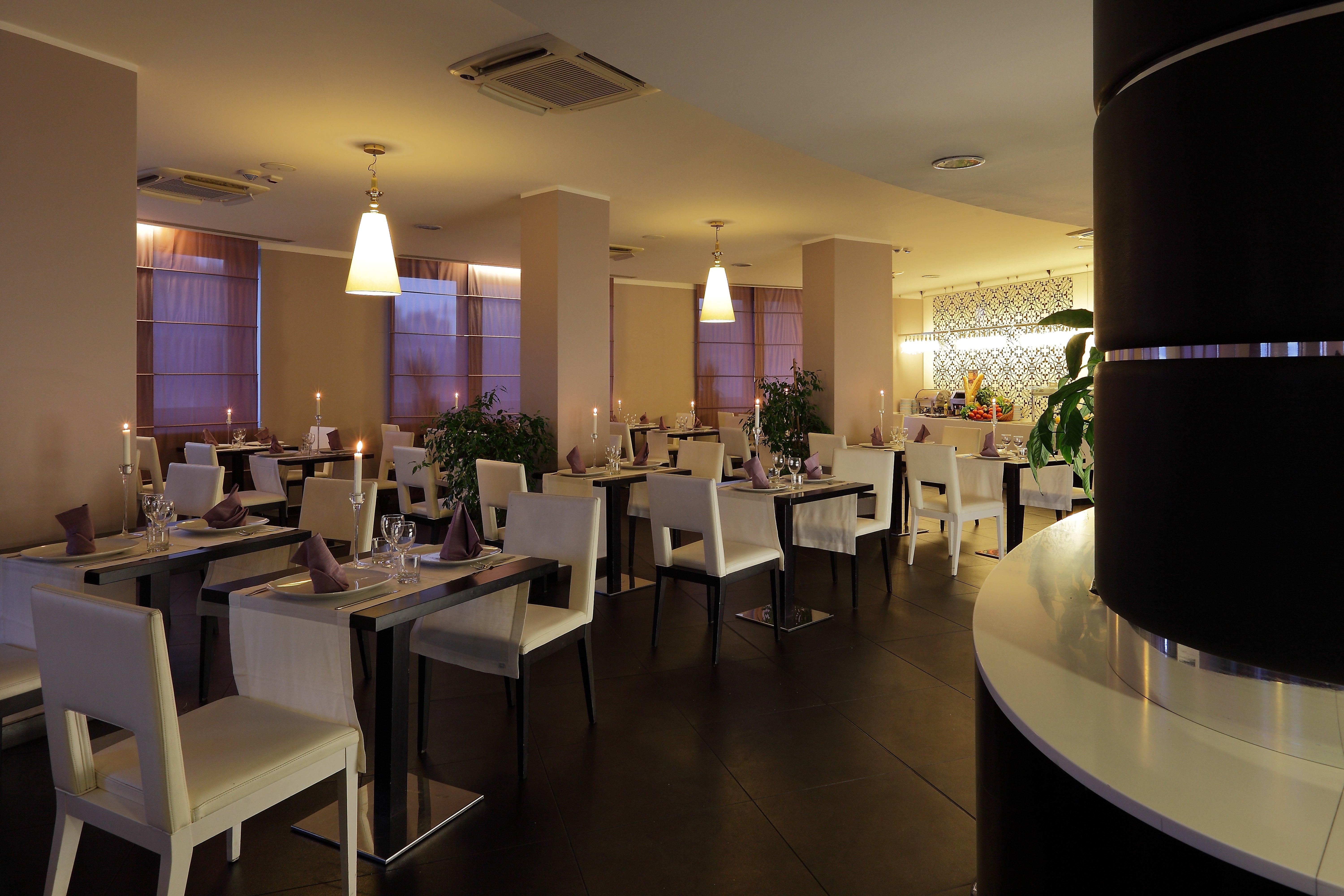 Holiday Inn Genoa City By Ihg Bagian luar foto