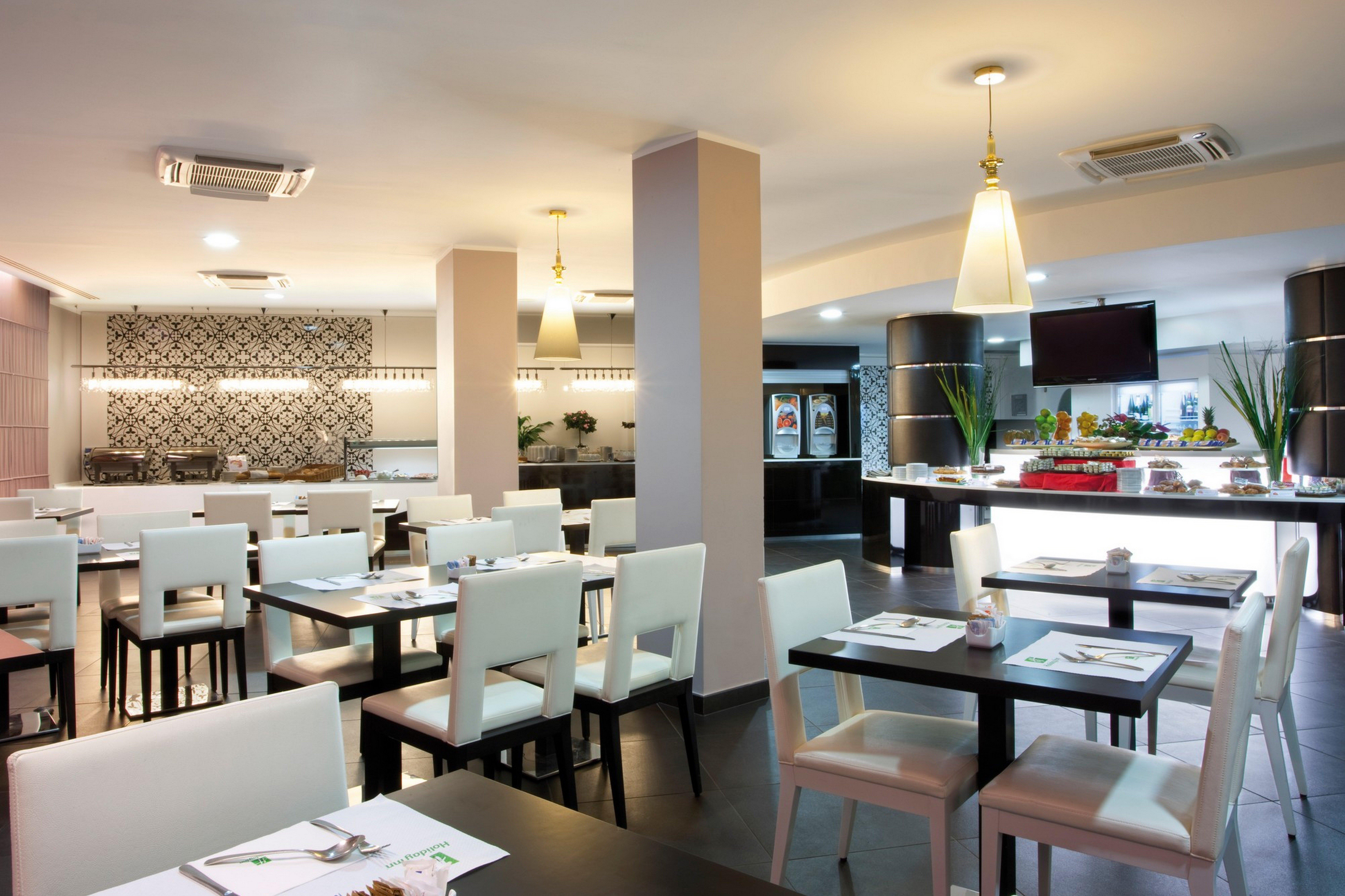 Holiday Inn Genoa City By Ihg Bagian luar foto