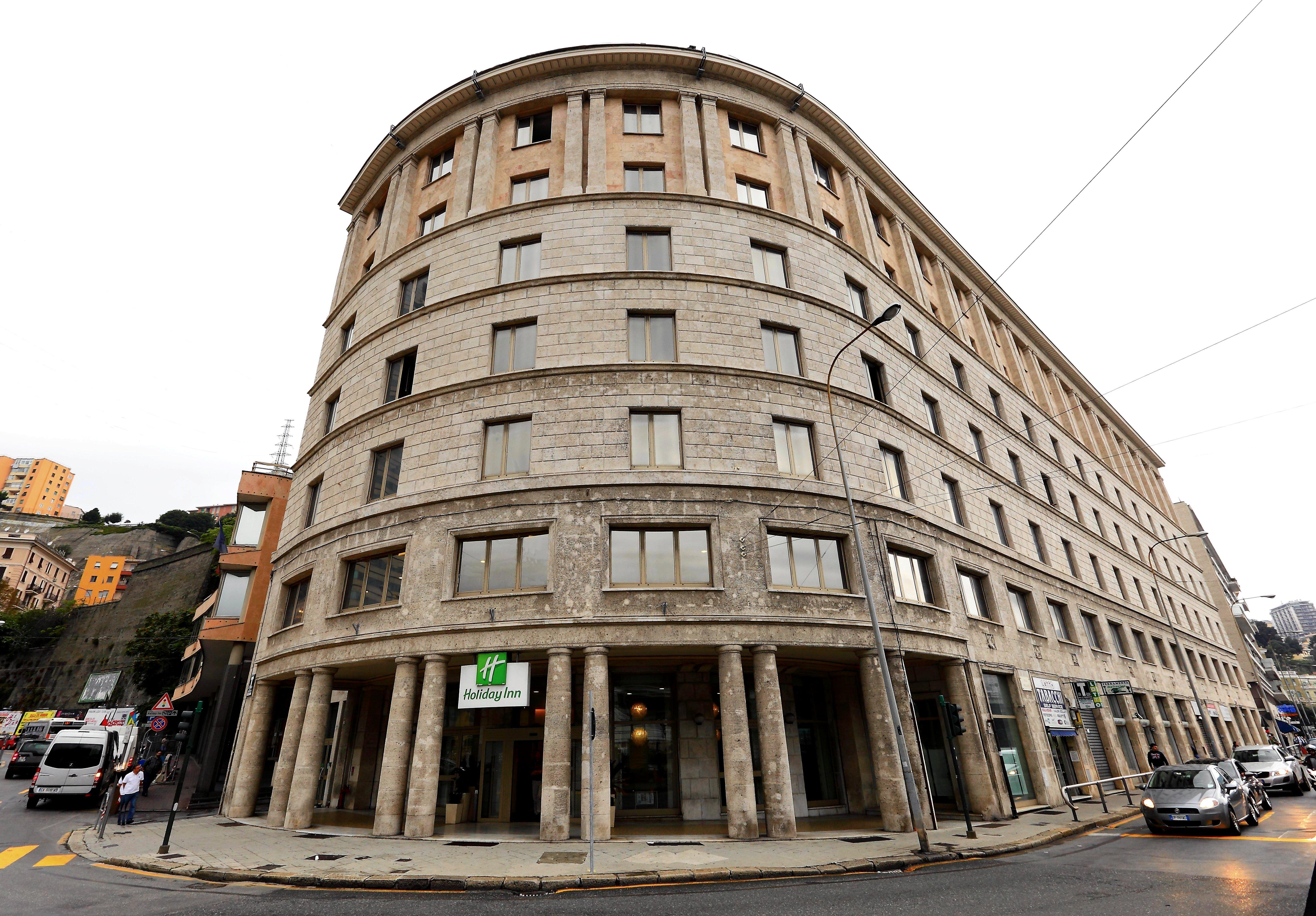 Holiday Inn Genoa City By Ihg Bagian luar foto