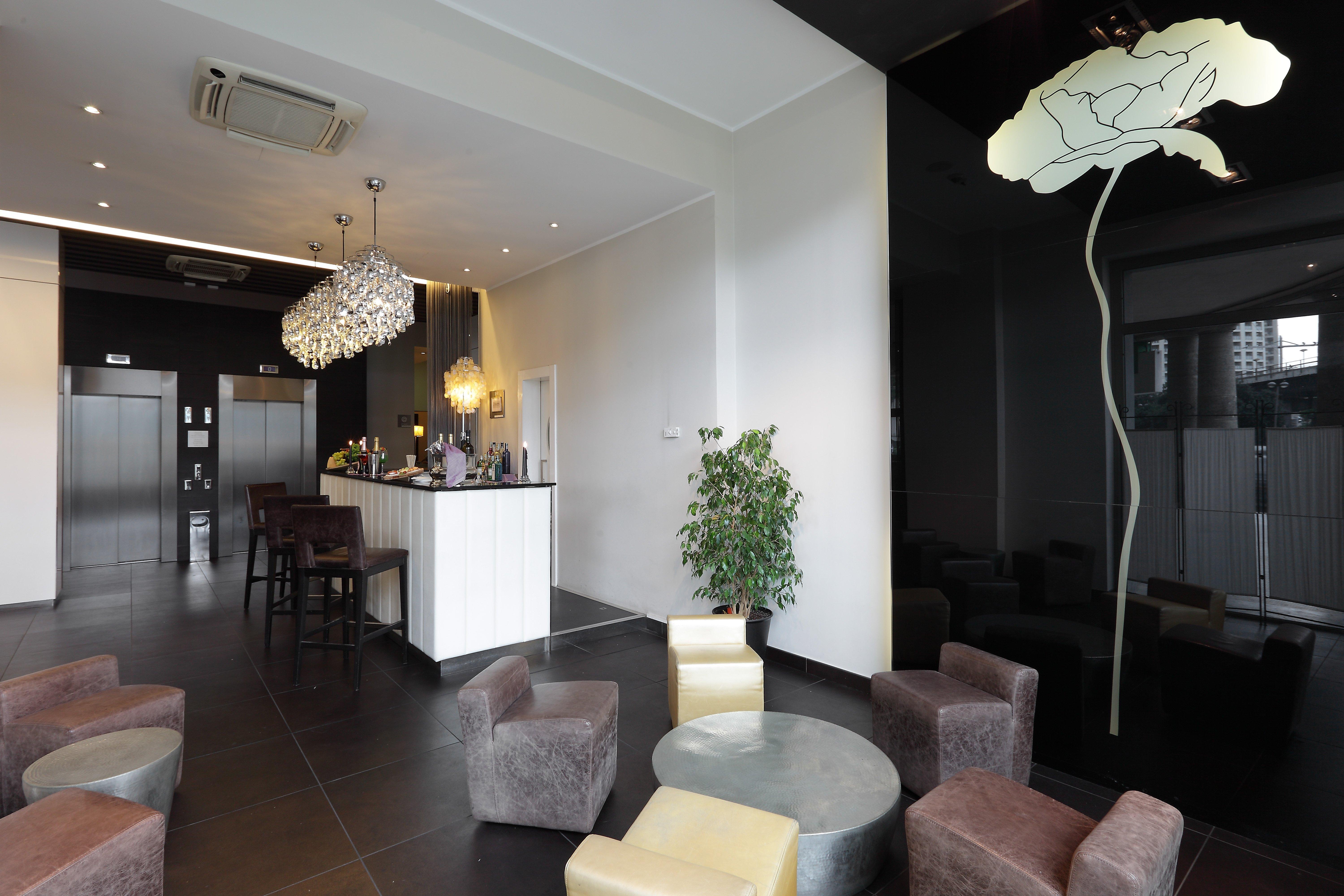 Holiday Inn Genoa City By Ihg Bagian luar foto