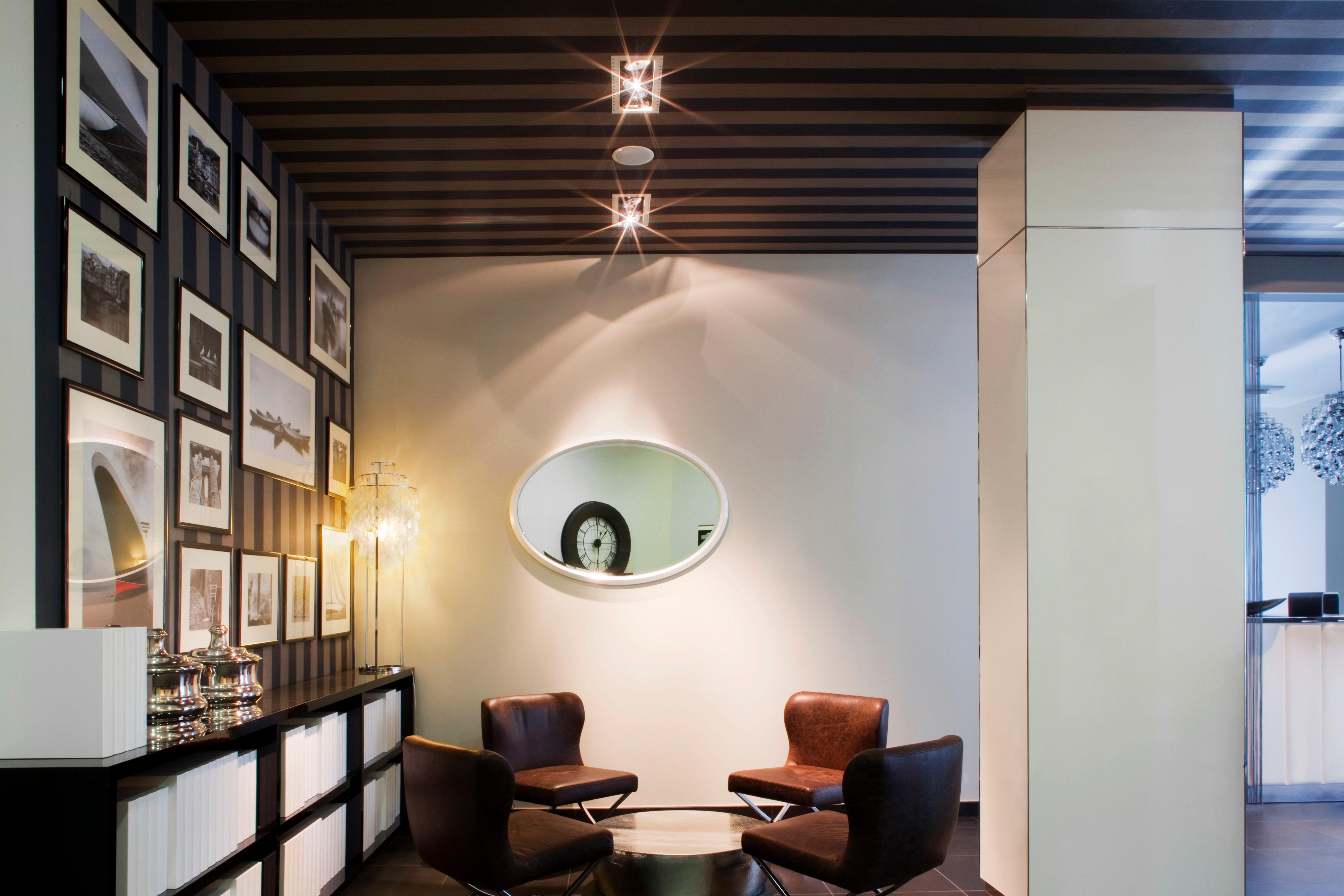 Holiday Inn Genoa City By Ihg Bagian luar foto
